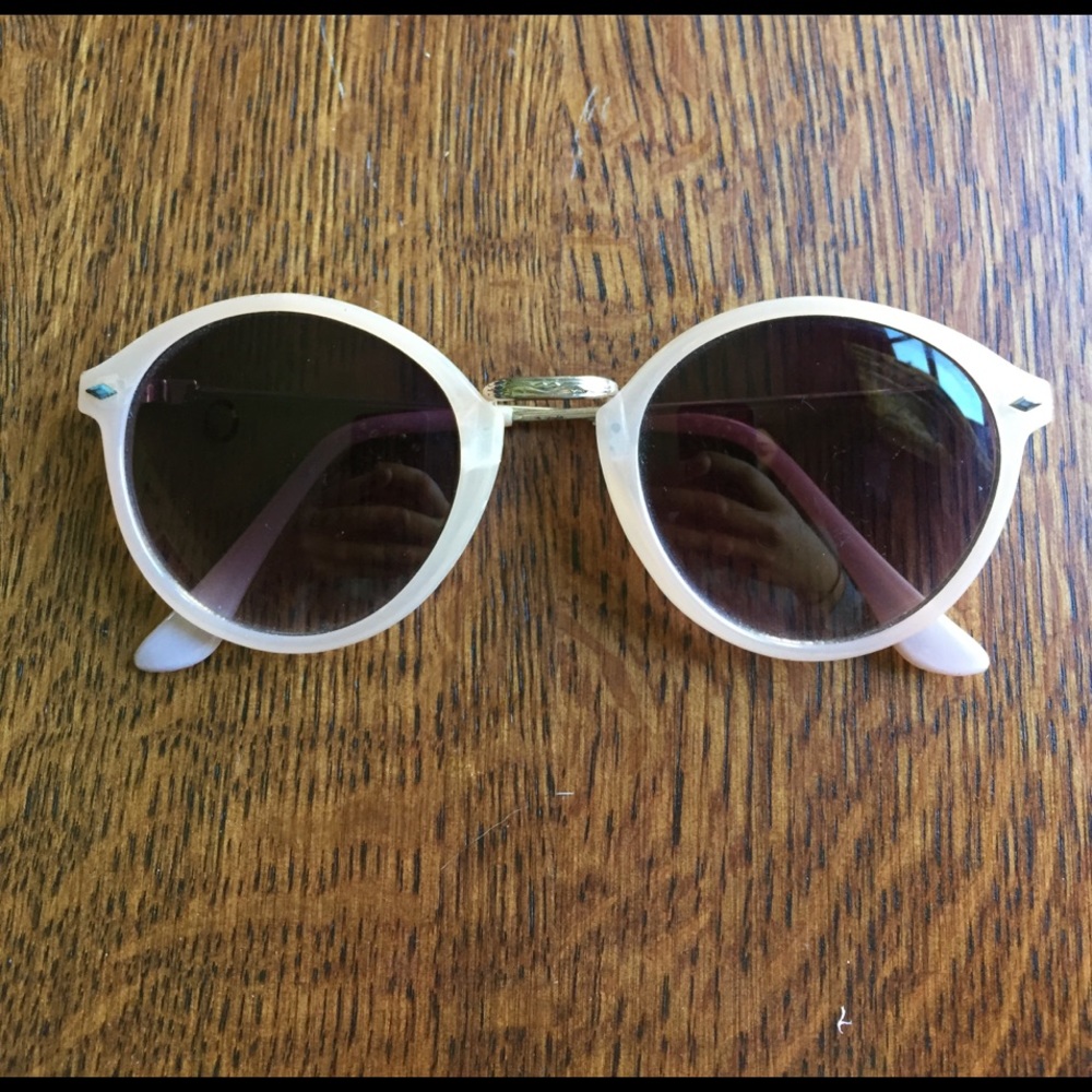 UO light pink sunglasses