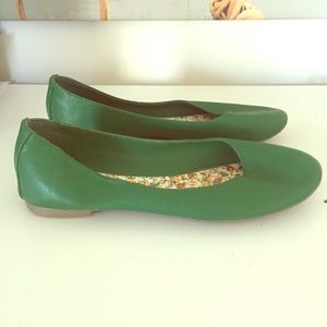 Green flats - really good condition