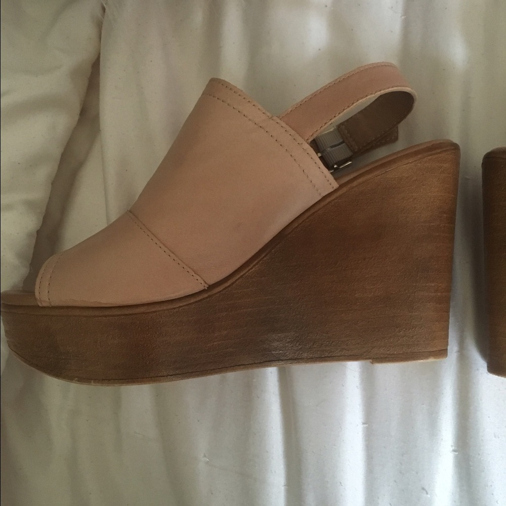 🆕 Leather wedge sandals