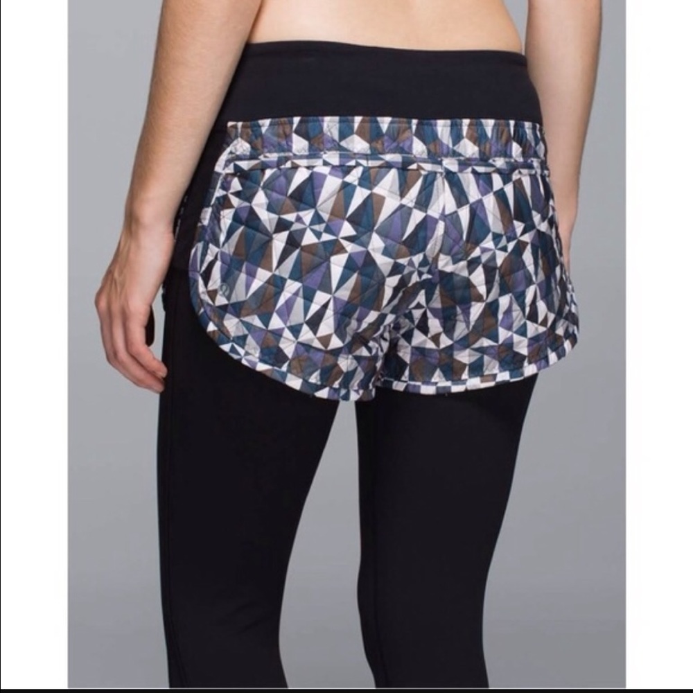 NWT lululemon hot cheek shorts stgl 10