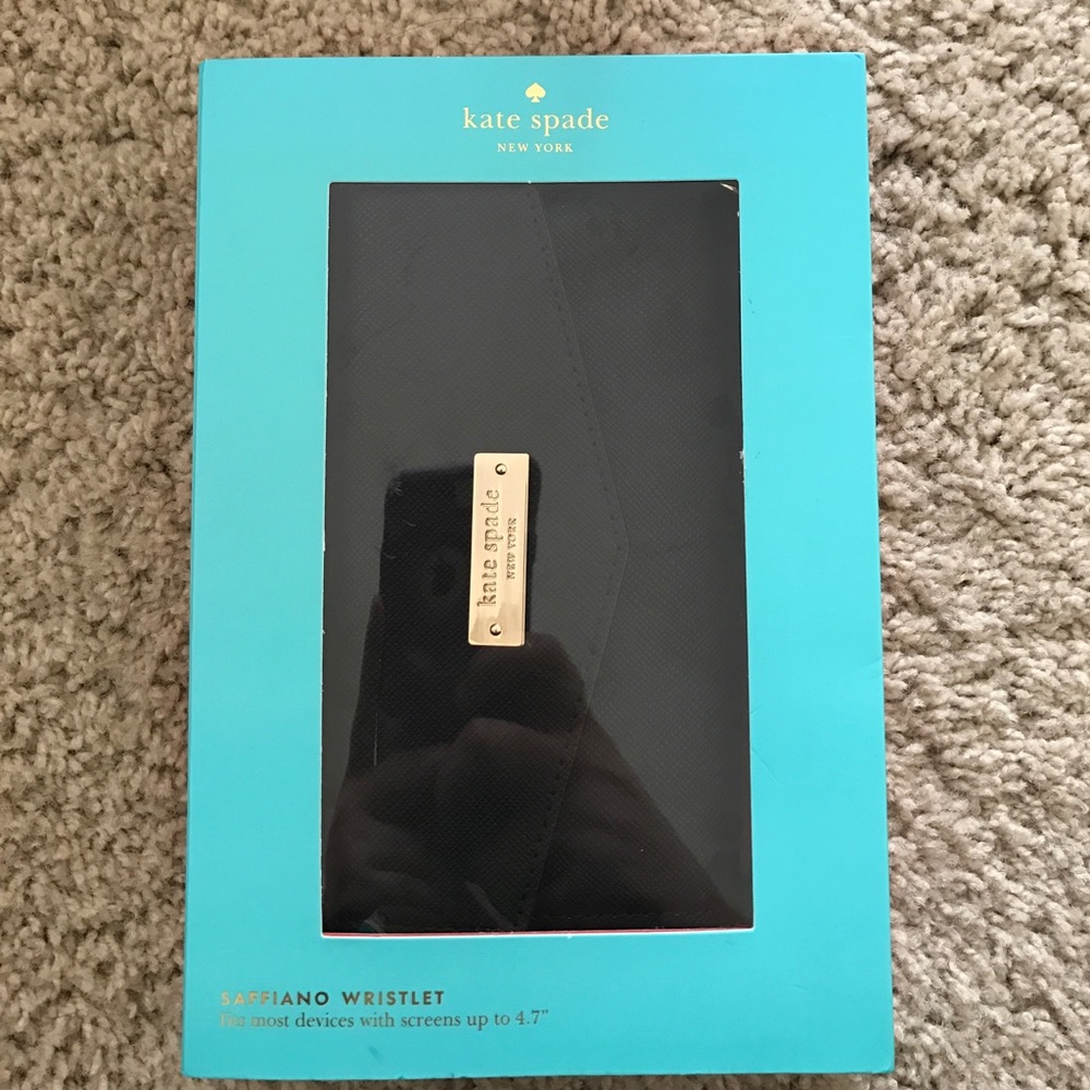 NIB KATE SPADE SMARTPHONE SAFFIANO WRISTLET