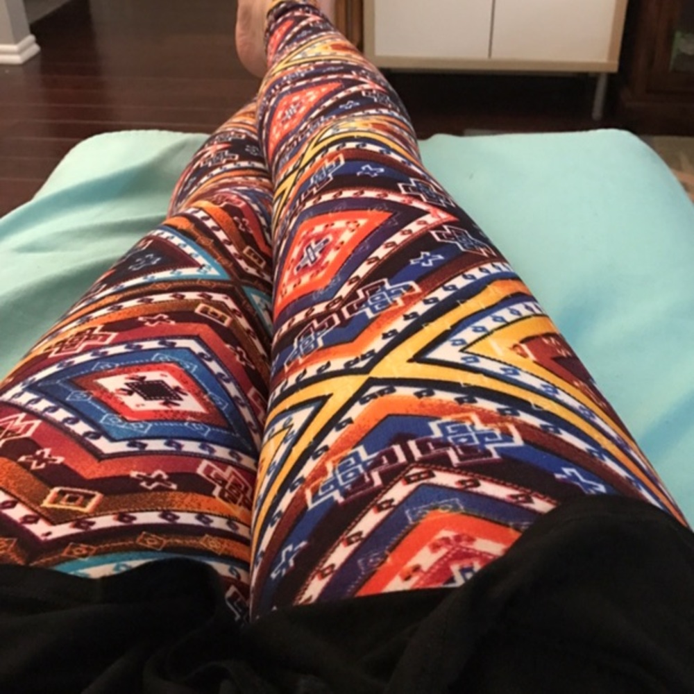 ❣️LAST PAIR❣️•Aztec Tribal Super Soft Leggings• - Picture 6 of 6