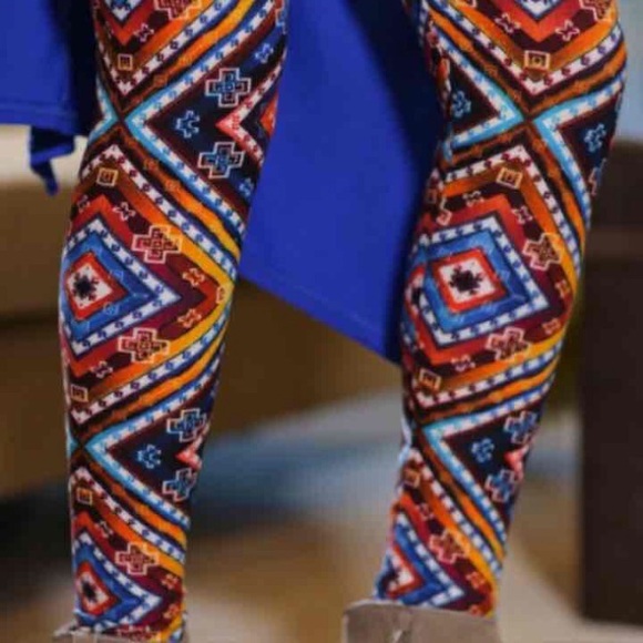 ❣️LAST PAIR❣️•Aztec Tribal Super Soft Leggings• - Picture 3 of 6