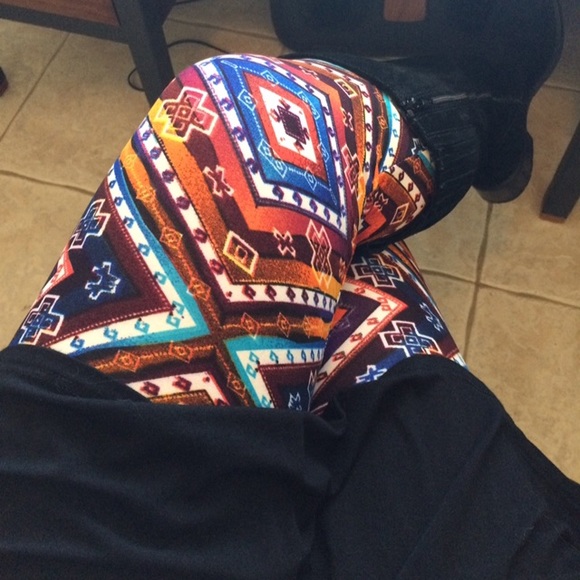 ❣️LAST PAIR❣️•Aztec Tribal Super Soft Leggings• - Picture 5 of 6