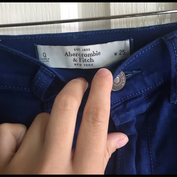Abercrombie & Fitch royal blue shorts - Picture 3 of 4