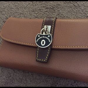 dooney & bourke wallet