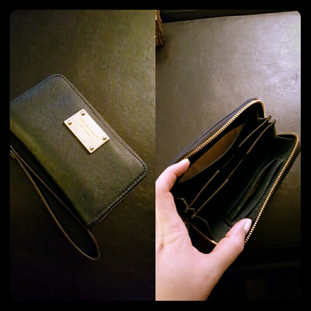 Micheal Kors wallet