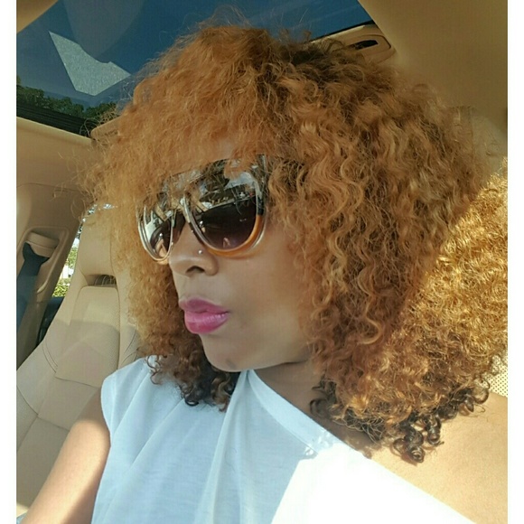 Meet your Posher, Outside The Box Boutique - Picture 2 of 2