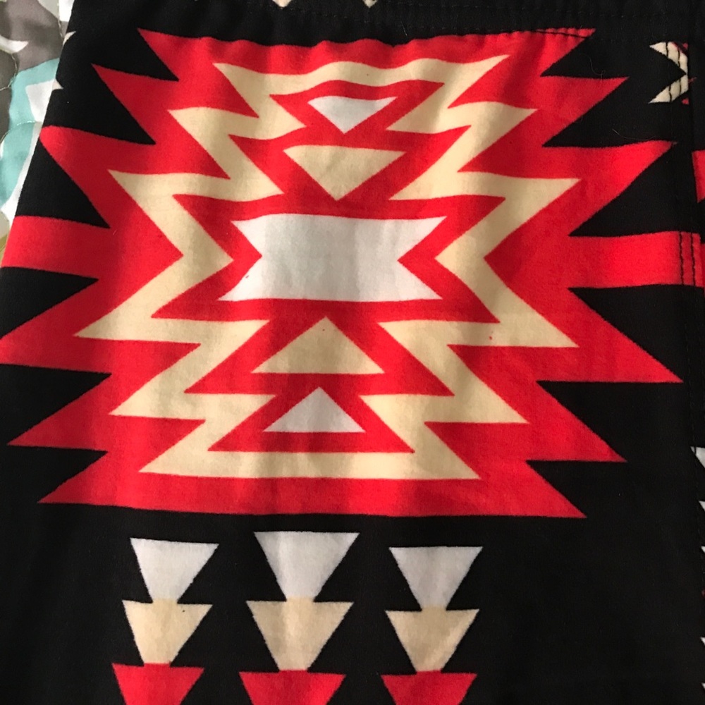 ❌SOLD OUT❌Tribal Print Leggings - Picture 2 of 5