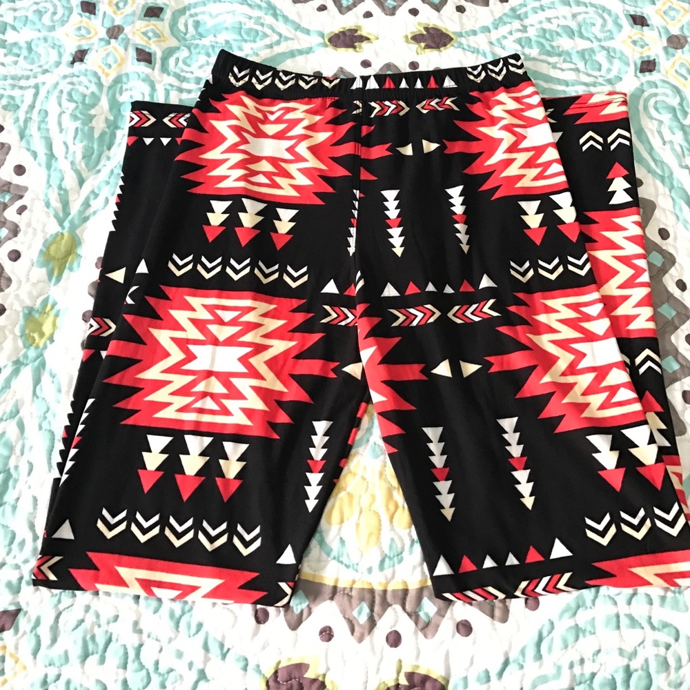 ❌SOLD OUT❌Tribal Print Leggings - Picture 4 of 5