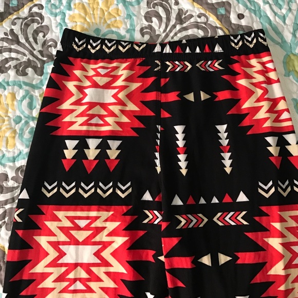 ❌SOLD OUT❌Tribal Print Leggings - Picture 3 of 5