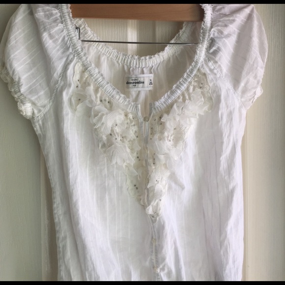 White ruffle blouse from Abercrombie kids - Picture 2 of 4