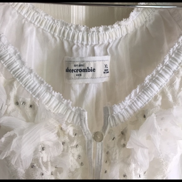 White ruffle blouse from Abercrombie kids - Picture 3 of 4