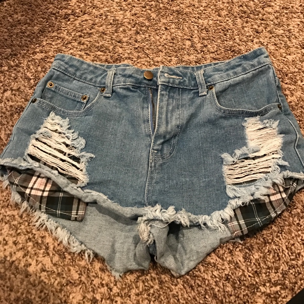 Forever 21 distressed shorts