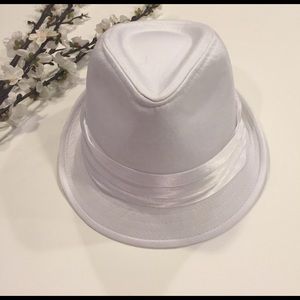 Arden B. Women's fedora hat