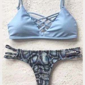 Cupshe sky blue bikini top NWOT