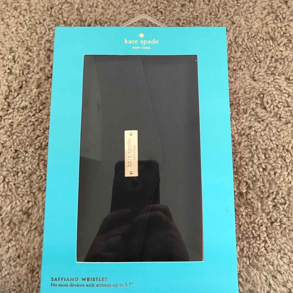 NIB KATE SPADE SAFFIANO SMARTPHONE WRISTLET