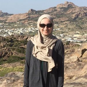 Meet your Posher, Holly