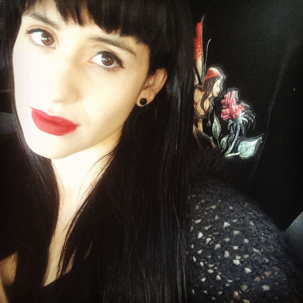 Meet your Posher, Crystal