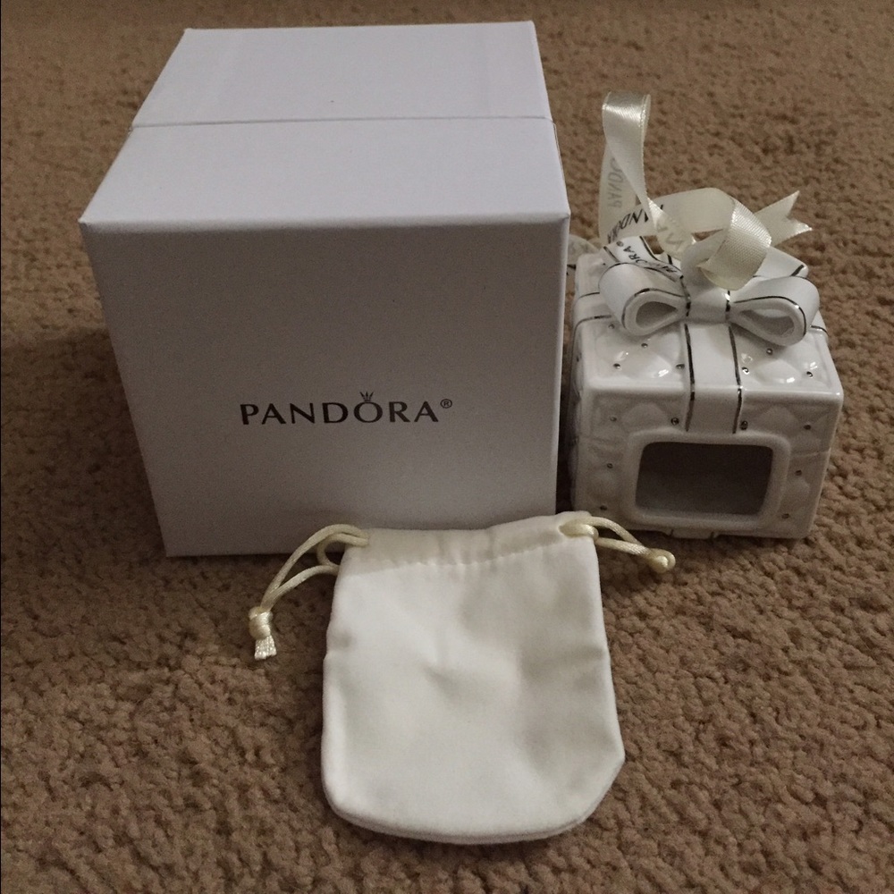 Pandora 2016 ornament
