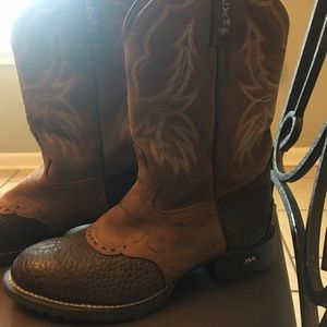 Men's boots size 9.5