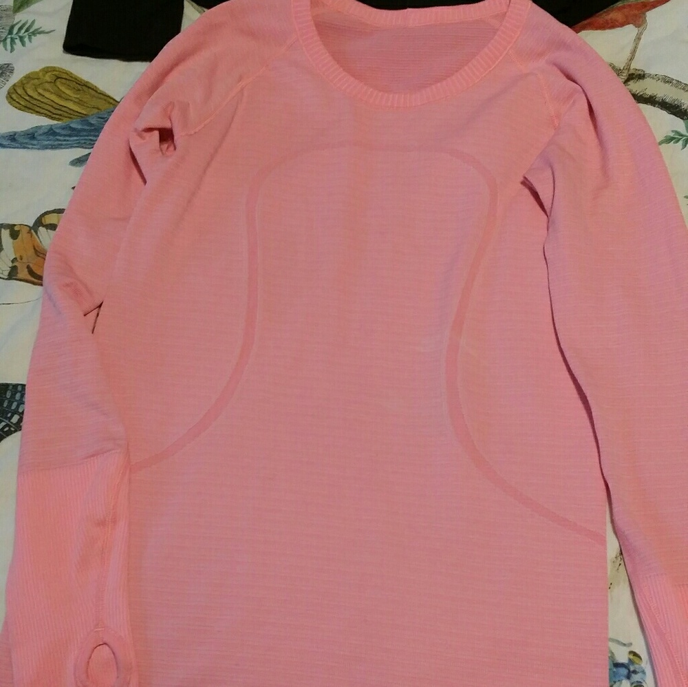 Lululemon Swiftly Longsleeve size 6 *Flashlight*