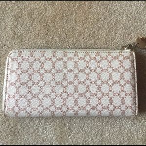Ivanka Trump wallet