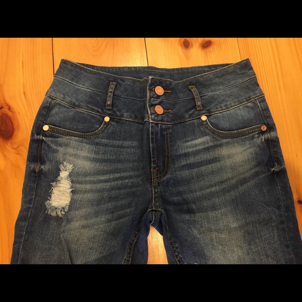 REFUGE Super Stretchy jeans- high waisted