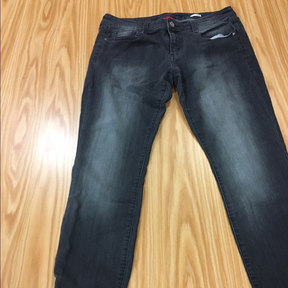 Dark grey "jeggings"