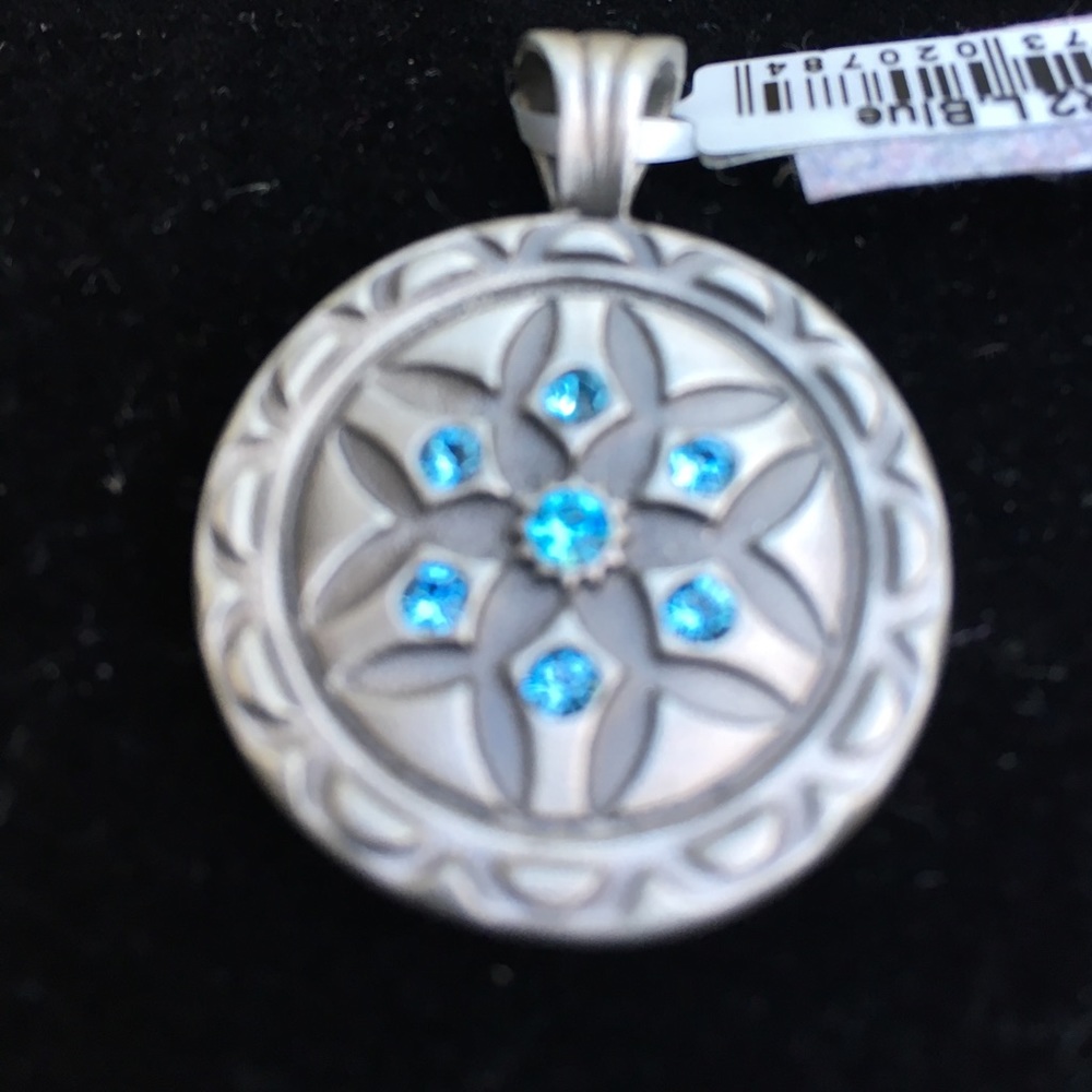 NWT Bico Australia pendant Swarovski crystals CR2