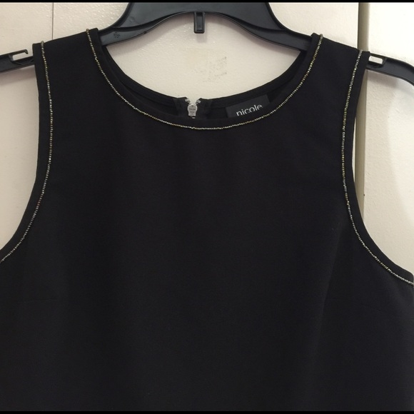 Top - Picture 2 of 2