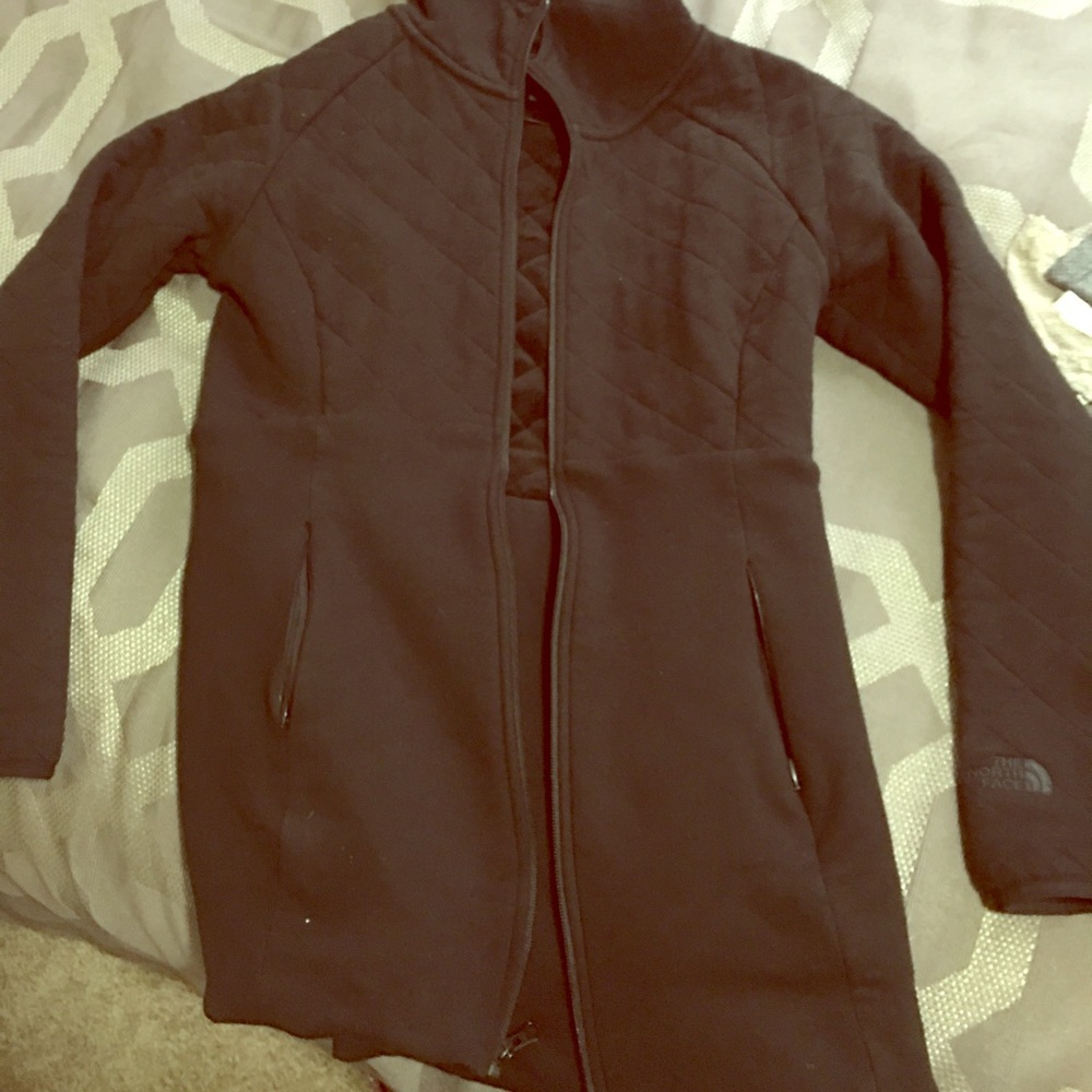 Black North Face fleece coat. Perfect for spring!