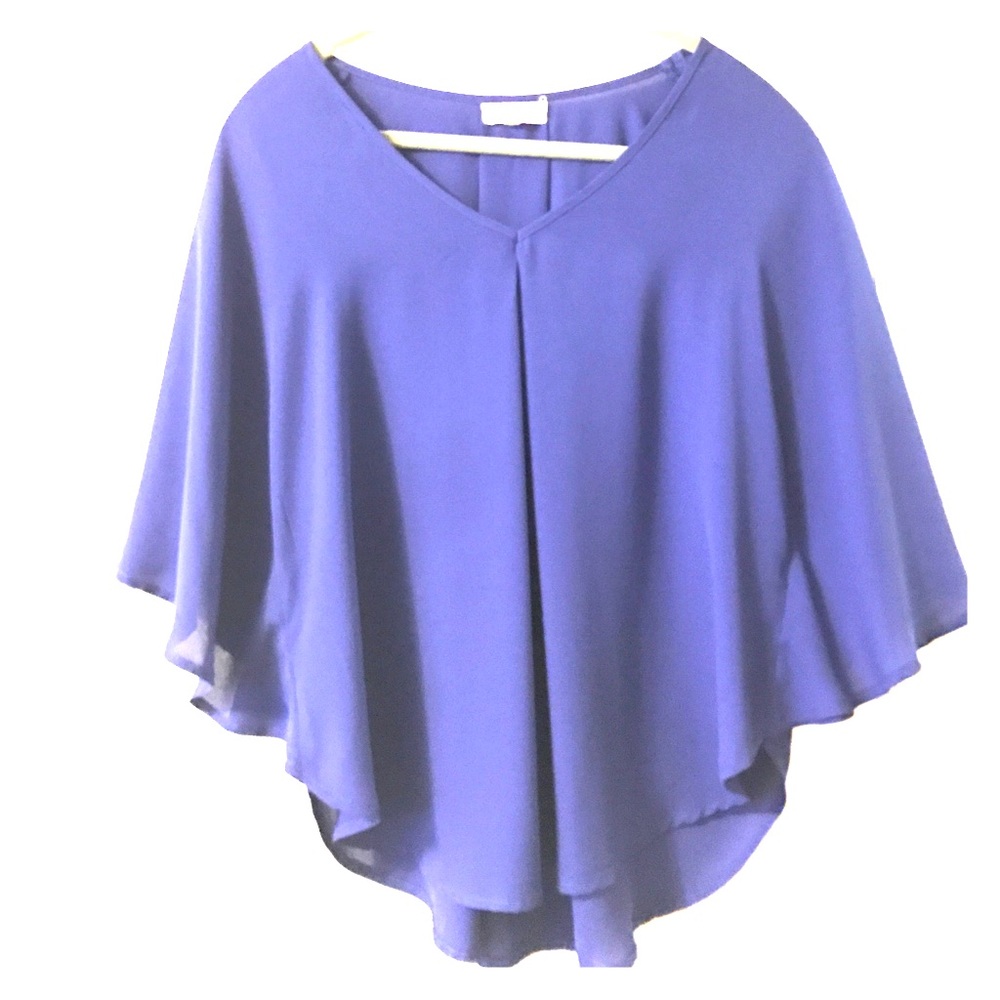 Bevello poncho top