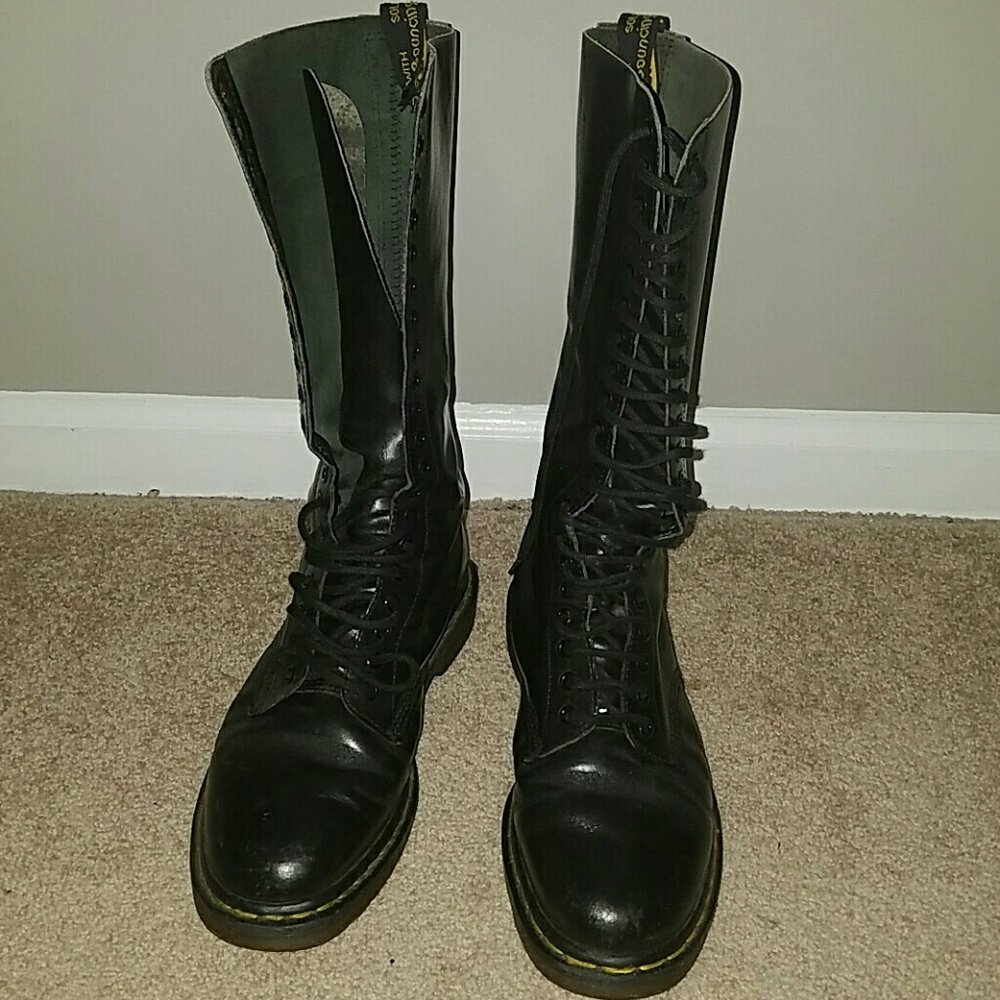 Vintage Doc Martens boots 20 eye knee high