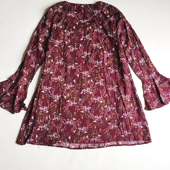 Bell Sleeve Floral Dress - Picture 2 of 5