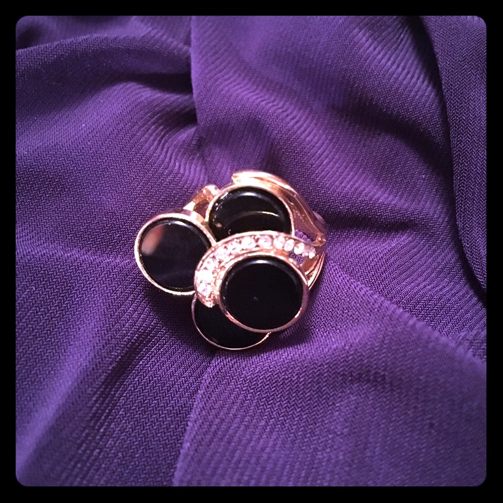 🖤🍹Black & 18 kt Gold Cocktail Ring🍹🖤