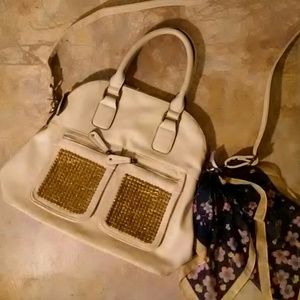 Cute! NWOT Cream and gold multi zip satchel