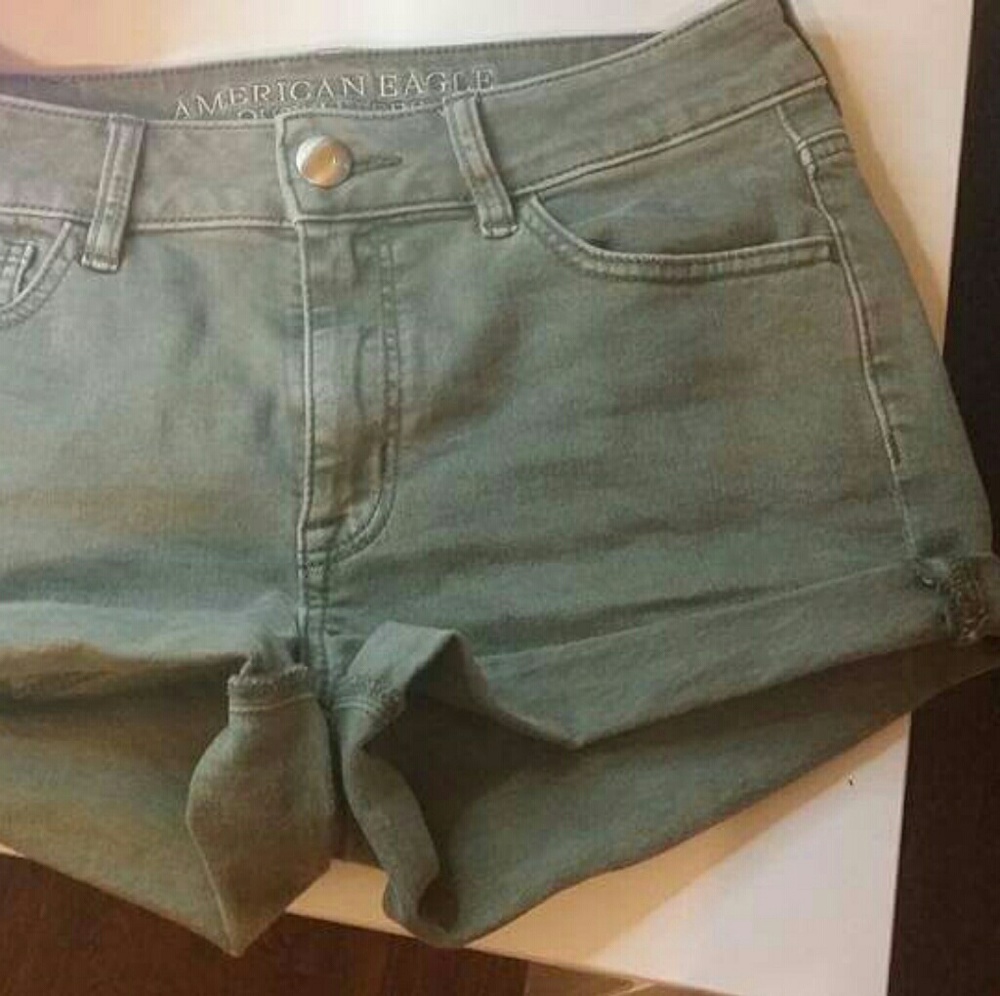 Olive green high waist stretchy denim shorts Sz 4