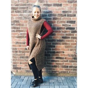 Sleeveless cowl neck dress.