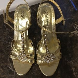 Delicacy evening heel