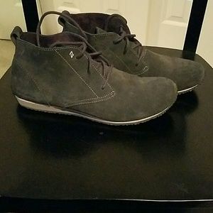 Eddie Bauer Transition Chukkas color is Dark Slate