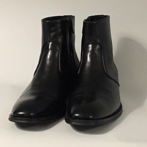 Kenneth Cole Black Boots