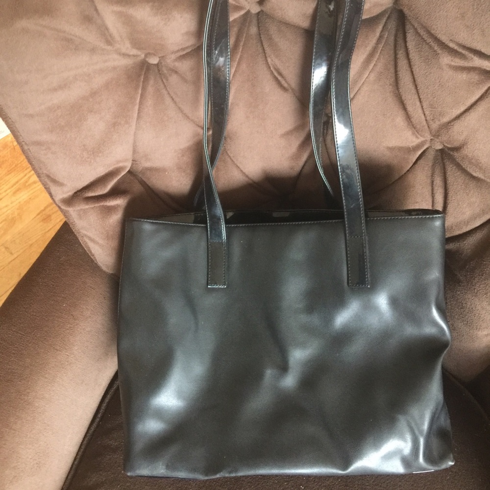 Black tote bag