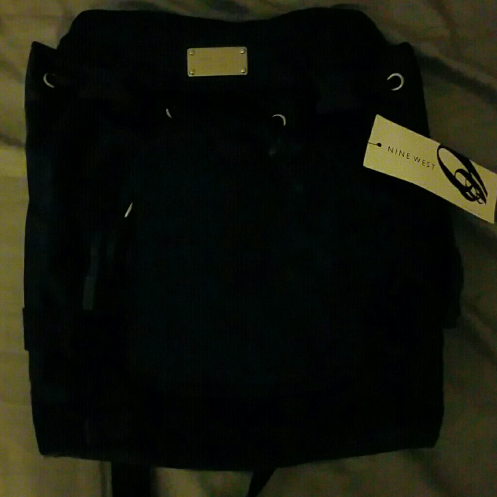 Nine West blk/blk Avalon style purse