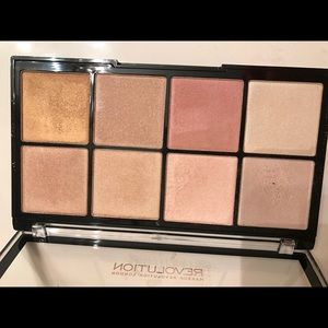 Makeup Revolution highlight palette