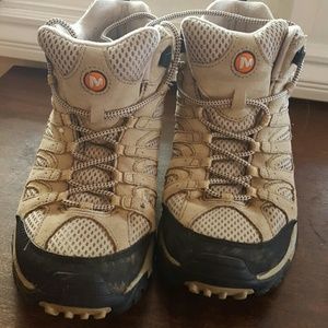 Woman's hiking boots