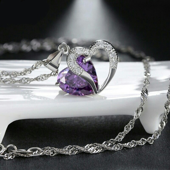 🆕💜Crystal Purple Heart Platimum Plated Necklace - Picture 2 of 7