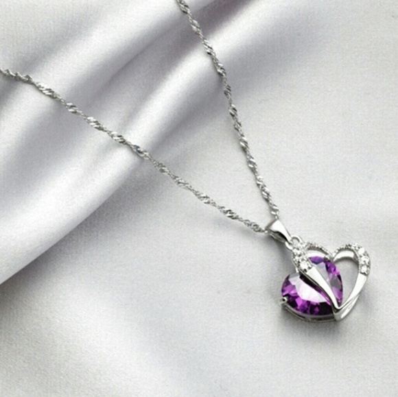 🆕💜Crystal Purple Heart Platimum Plated Necklace - Picture 5 of 7