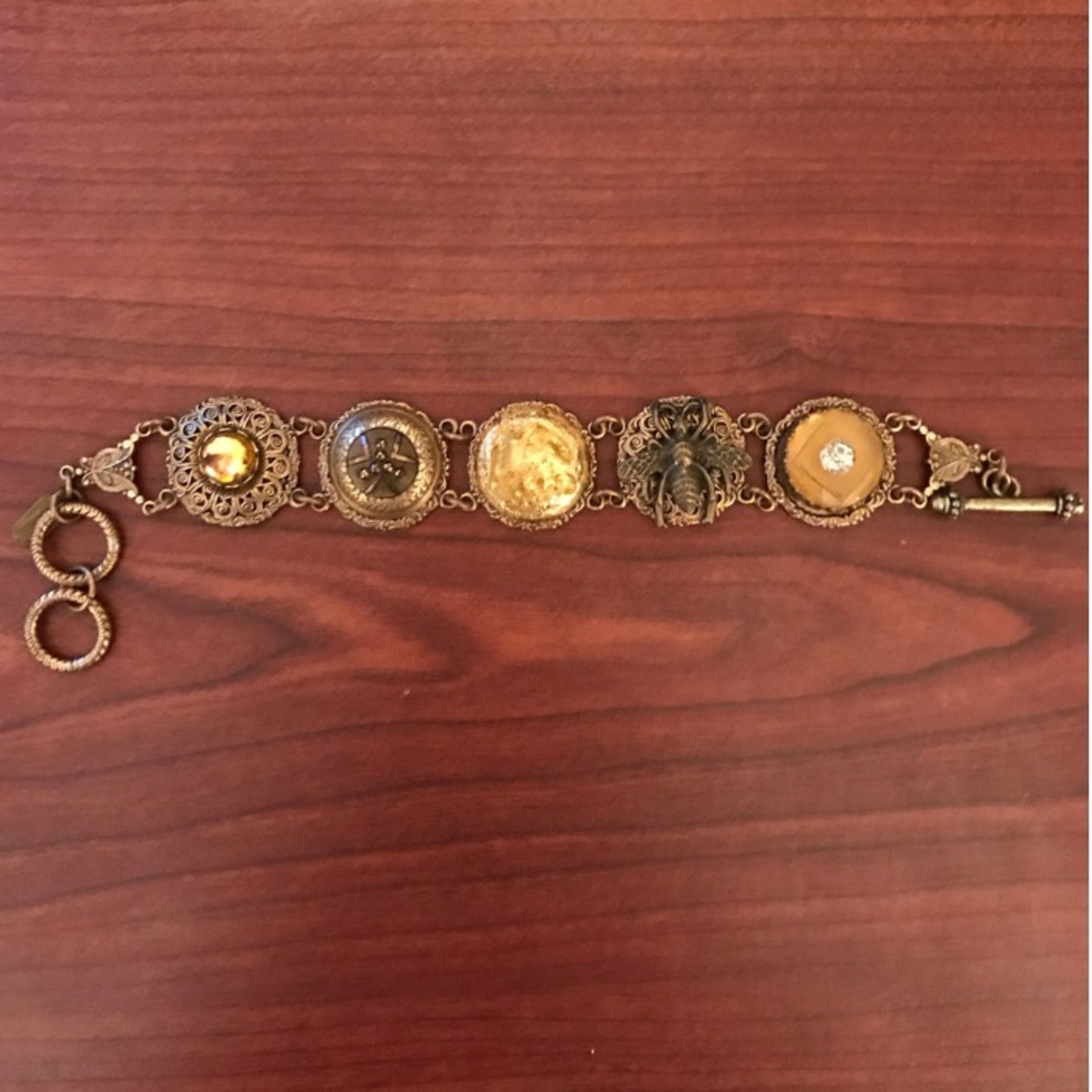 Toggle clasp bracelet