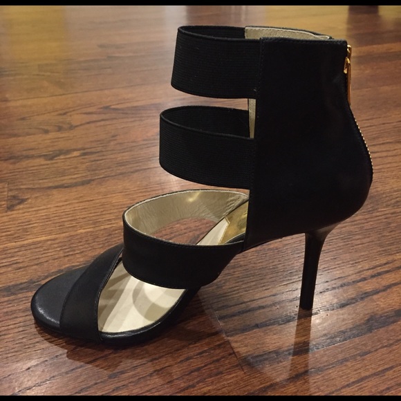 Michael Kors NWT high heel shoes! Never worn! - Picture 4 of 8